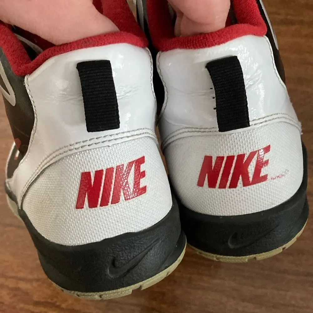 Nike Kids Black and Red Sneakers Sz 5